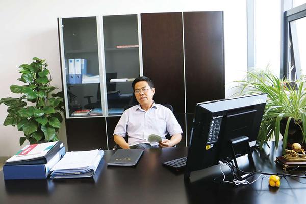 吳老師高清.jpg
